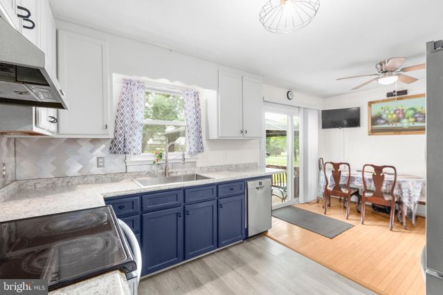 408 SULLIVAN DR, Fredericksburg, VA 22405
