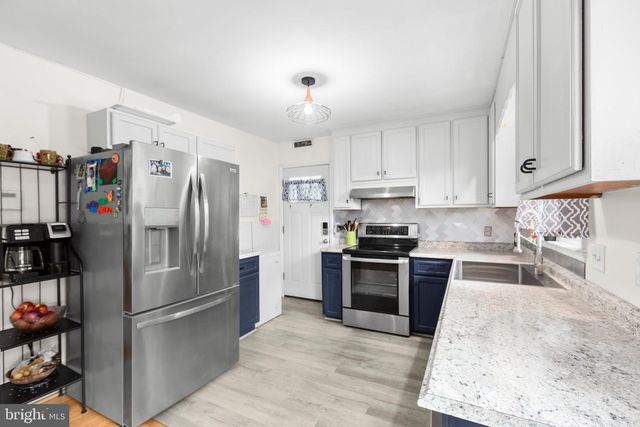 408 SULLIVAN DR, Fredericksburg, VA 22405