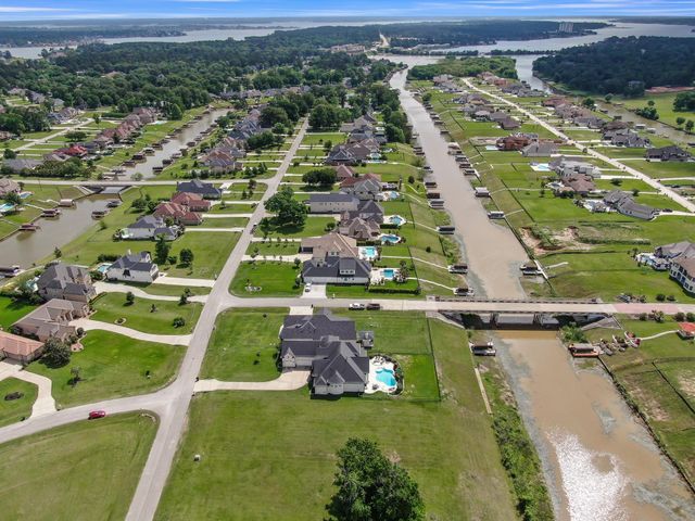 11617 Grand View Drive, Montgomery, TX 77356