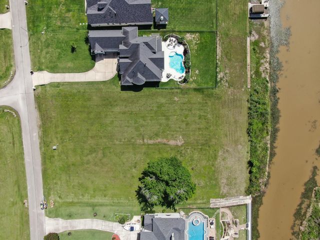 11617 Grand View Drive, Montgomery, TX 77356