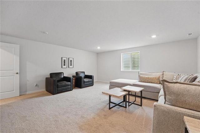 2211 Crestview Place, Raymore, MO 64083