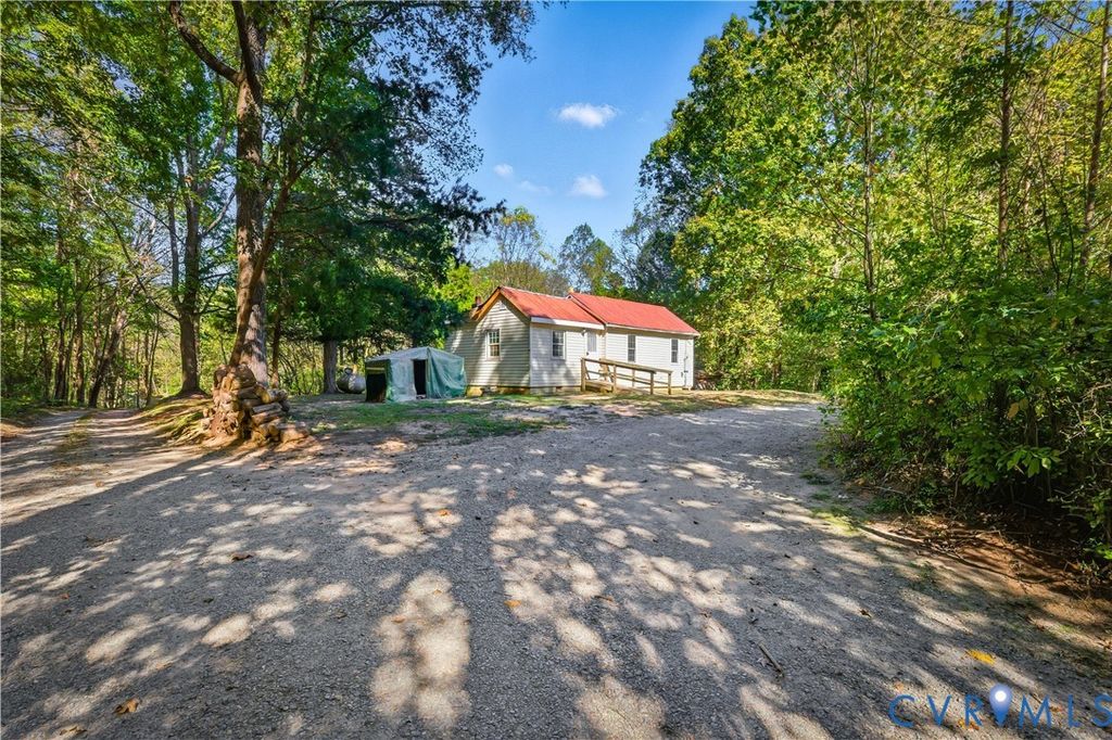 5636 Cartersville Rd, Powhatan, VA 23139