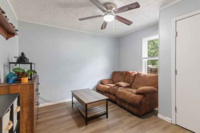 1031 N Forest Avenue, Springfield, MO 65802