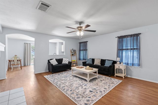 188 Spring Branch LOOP, Kyle, TX 78640