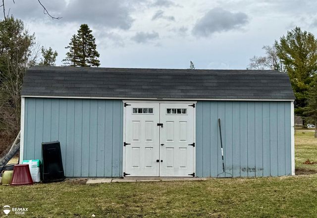 2037 E Grand Blanc Road, Grand Blanc Twp, MI 48439