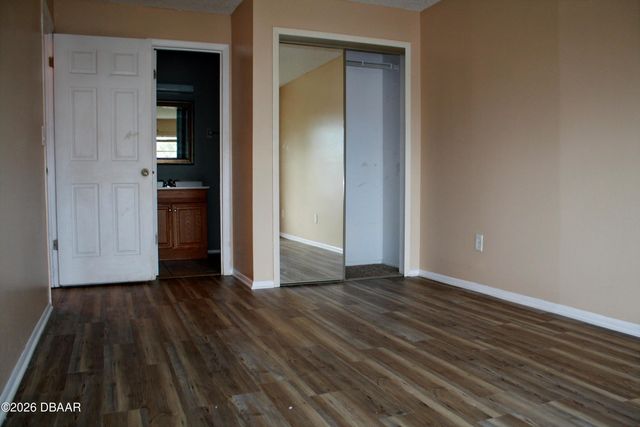 417 Banana Cay Dr Apt J, South Daytona, FL 32119