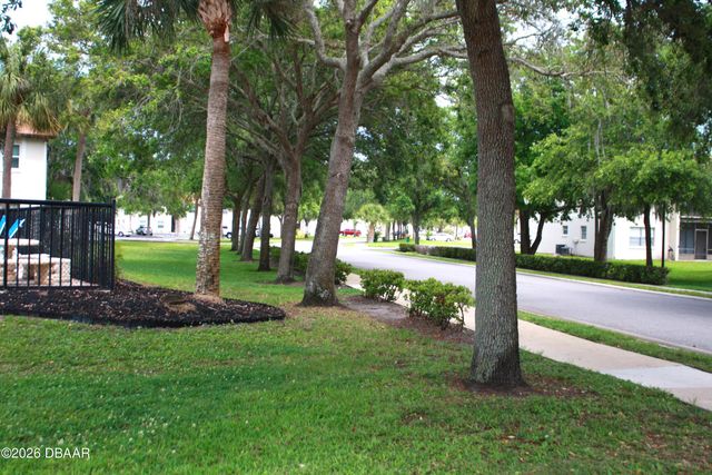 417 Banana Cay Dr Apt J, South Daytona, FL 32119
