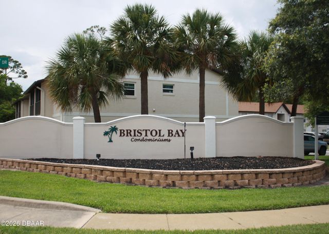 417 Banana Cay Dr Apt J, South Daytona, FL 32119