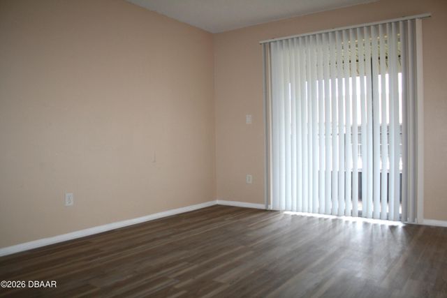417 Banana Cay Dr Apt J, South Daytona, FL 32119