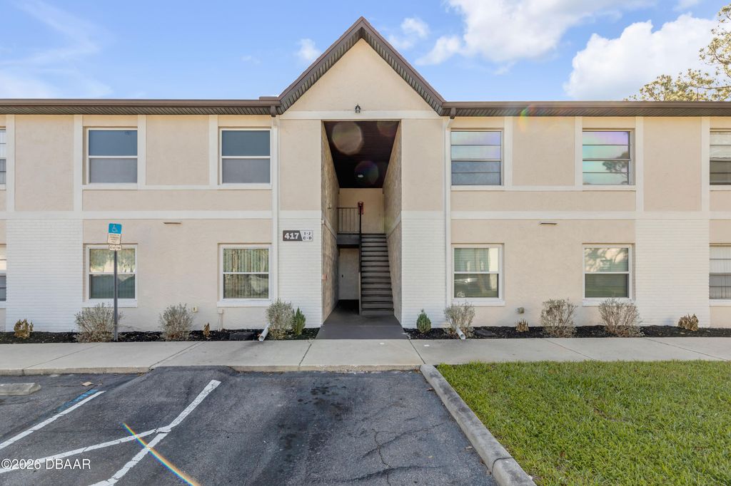 417 Banana Cay Dr Apt J, South Daytona, FL 32119