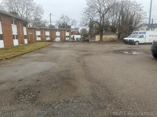 22125 Gratiot Avenue, Eastpointe, MI 48021