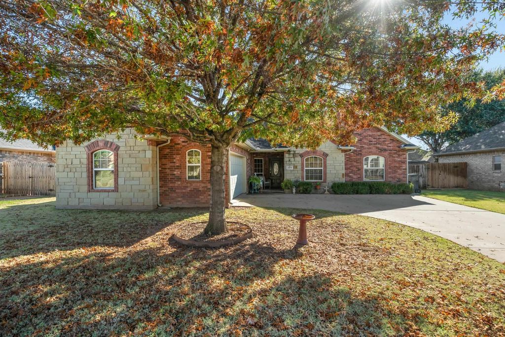 1715 ROCKRIDGE DRIVE, Wichita Falls, TX 76302