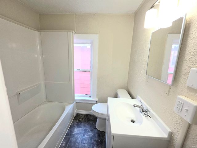 506 E Dayton Street, South Bend, IN 46613