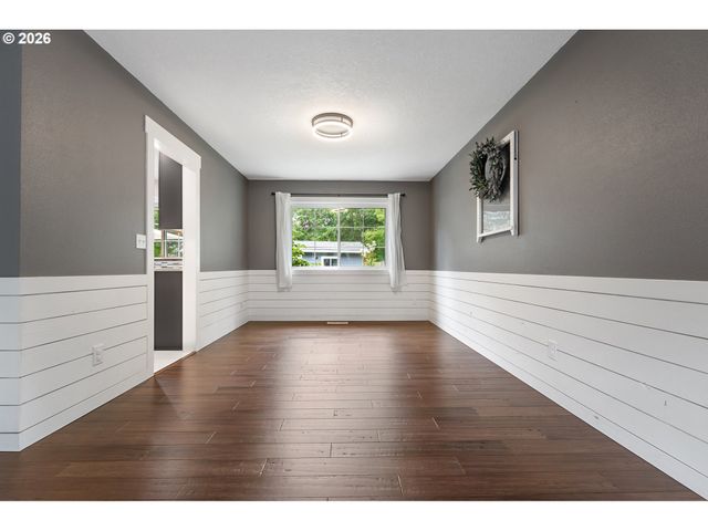 1719 Se LEWELLYN Ave, Troutdale, OR 97060