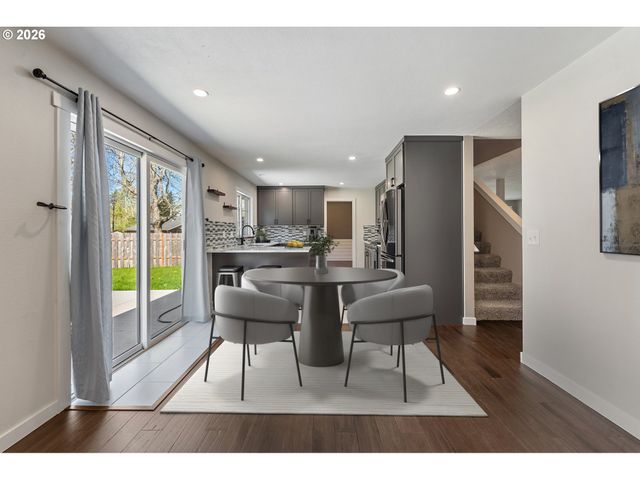 1719 Se LEWELLYN Ave, Troutdale, OR 97060