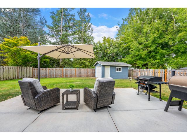 1719 Se LEWELLYN Ave, Troutdale, OR 97060