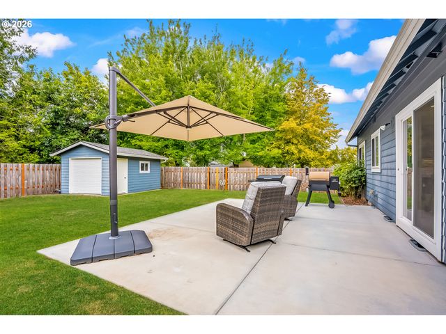 1719 Se LEWELLYN Ave, Troutdale, OR 97060