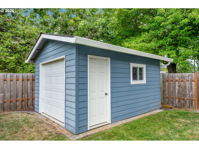 1719 Se LEWELLYN Ave, Troutdale, OR 97060