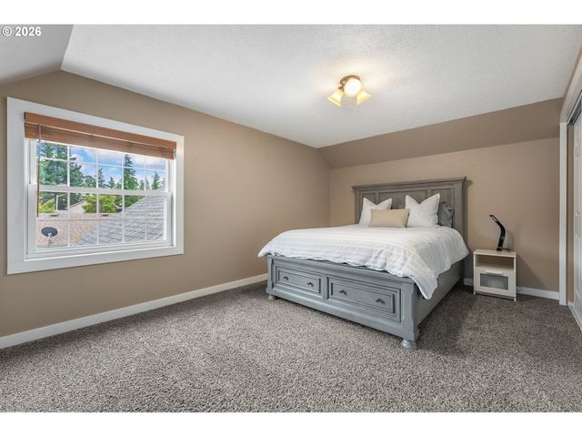 1719 Se LEWELLYN Ave, Troutdale, OR 97060