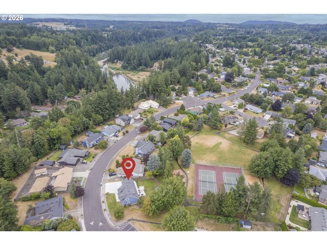 1719 Se LEWELLYN Ave, Troutdale, OR 97060