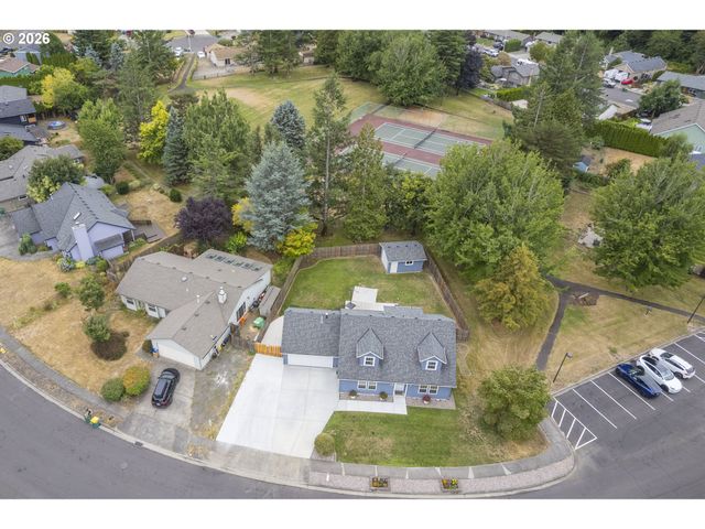 1719 Se LEWELLYN Ave, Troutdale, OR 97060