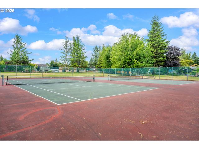 1719 Se LEWELLYN Ave, Troutdale, OR 97060