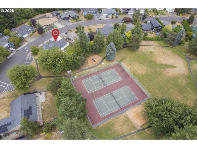 1719 Se LEWELLYN Ave, Troutdale, OR 97060