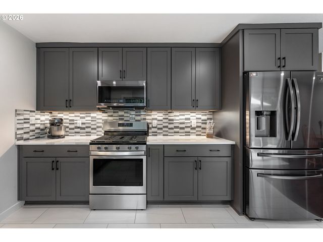 1719 Se LEWELLYN Ave, Troutdale, OR 97060