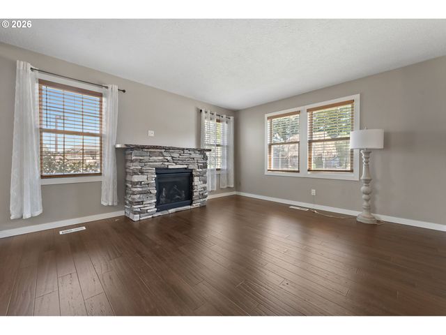 1719 Se LEWELLYN Ave, Troutdale, OR 97060