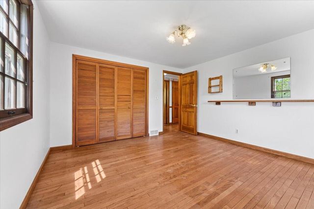 11645 N Hillside LANE, Mequon, WI 53092