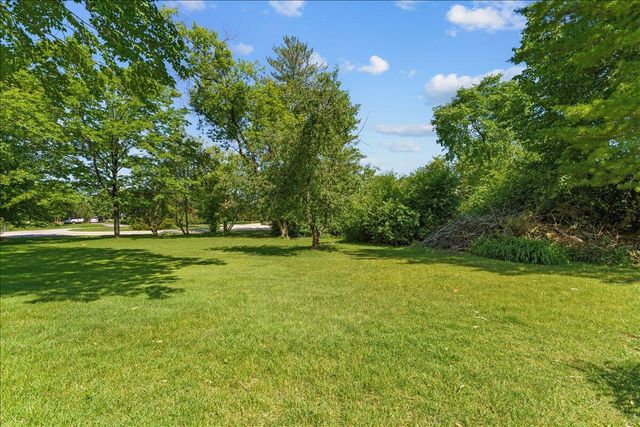 11645 N Hillside LANE, Mequon, WI 53092