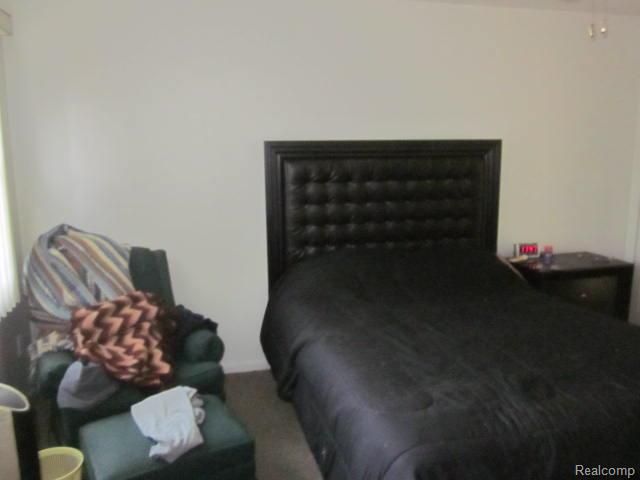 7471 N Kingston Court, Westland, MI 48185