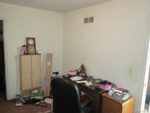 7471 N Kingston Court, Westland, MI 48185