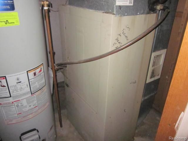 7471 N Kingston Court, Westland, MI 48185