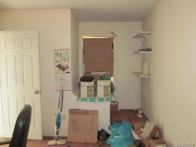 7471 N Kingston Court, Westland, MI 48185