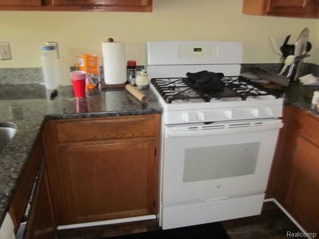 7471 N Kingston Court, Westland, MI 48185