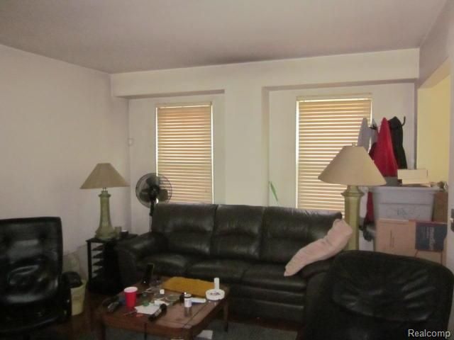 7471 N Kingston Court, Westland, MI 48185