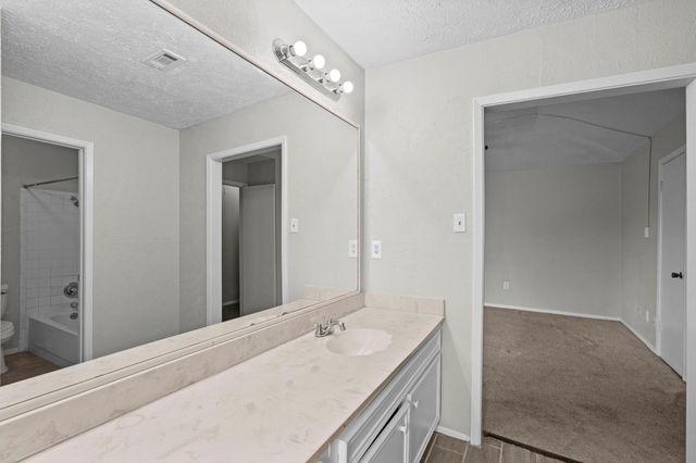 7823 Bateman Lane 7823, Houston, TX 77088