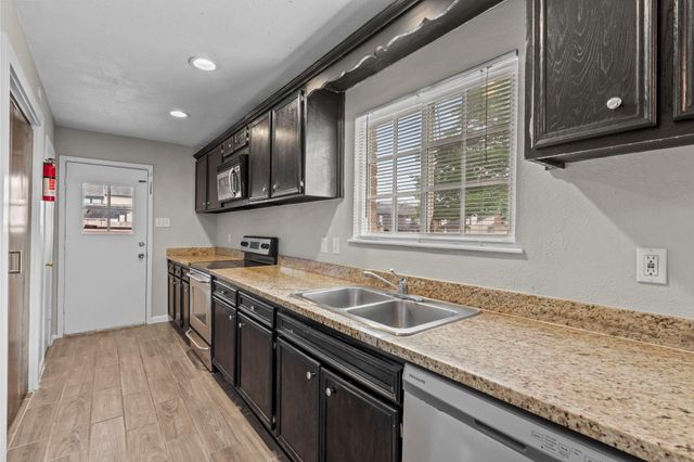 7823 Bateman Lane 7823, Houston, TX 77088