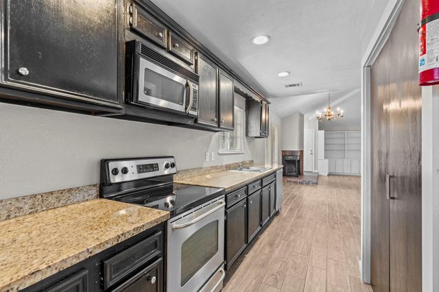 7823 Bateman Lane 7823, Houston, TX 77088