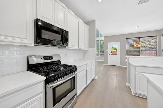 9506 Pinehurst Drive, Rowlett, TX 75089