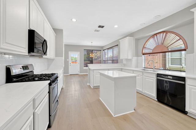9506 Pinehurst Drive, Rowlett, TX 75089