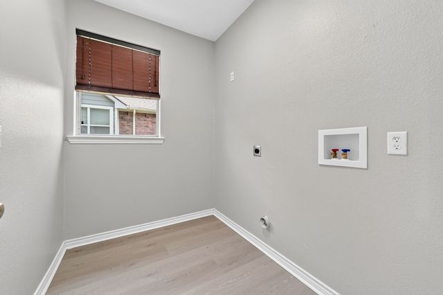 9506 Pinehurst Drive, Rowlett, TX 75089
