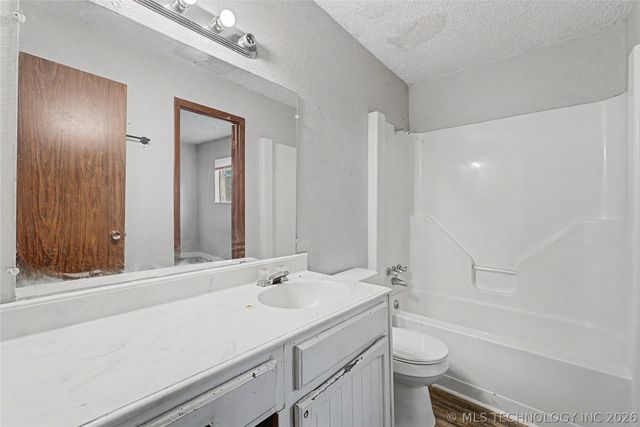 10933 E 16th Street, Tulsa, OK 74128