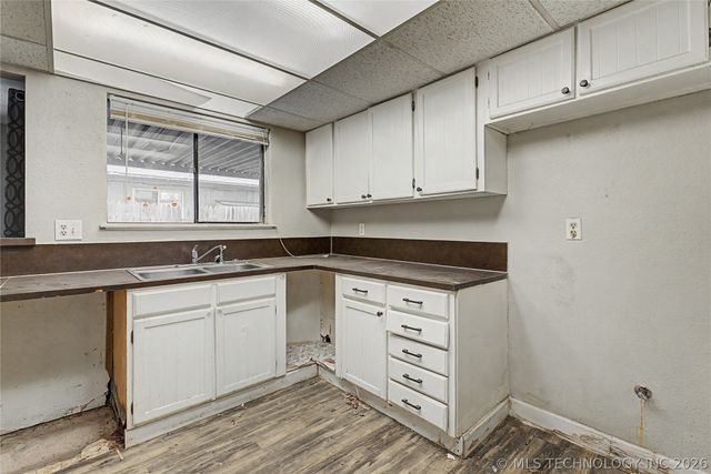 10933 E 16th Street, Tulsa, OK 74128