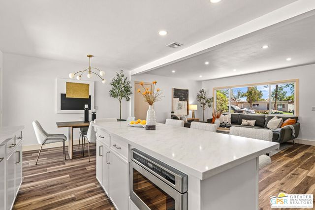 2225 Marguerite Street, Palm Springs, CA 92264