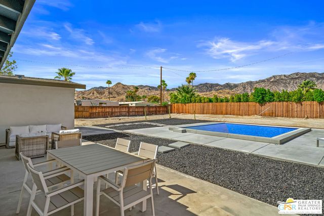 2225 Marguerite Street, Palm Springs, CA 92264