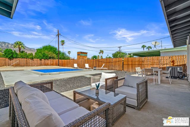 2225 Marguerite Street, Palm Springs, CA 92264
