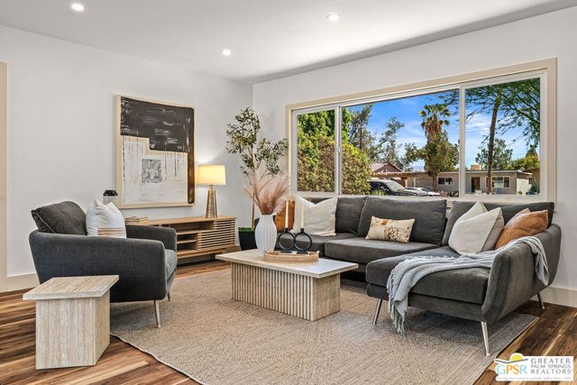 2225 Marguerite Street, Palm Springs, CA 92264