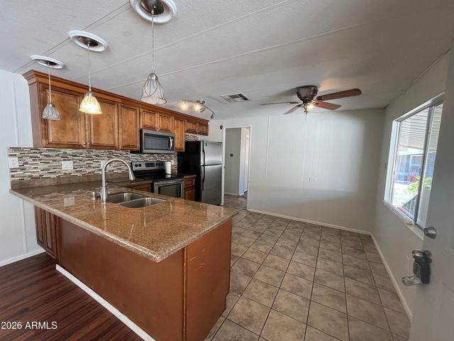 10960 N 67TH Avenue 33, Glendale, AZ 85304